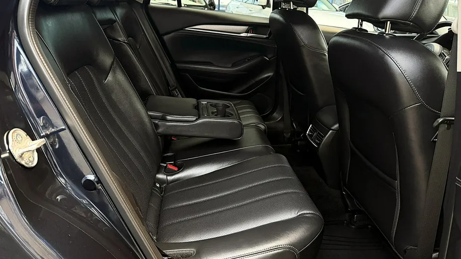MAZDA 6 -