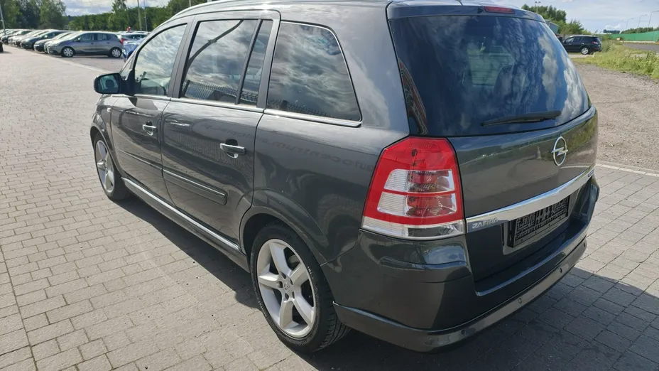 OPEL Zafira -