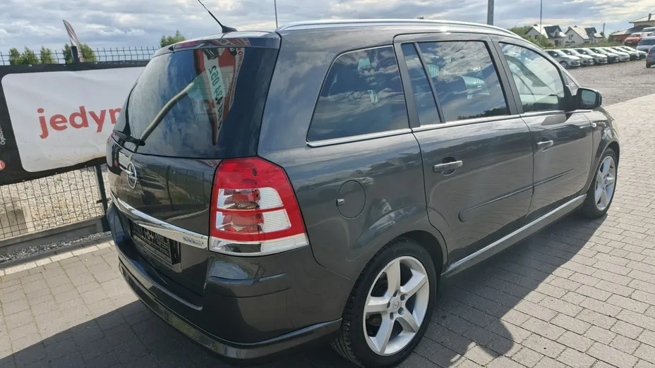 OPEL Zafira -