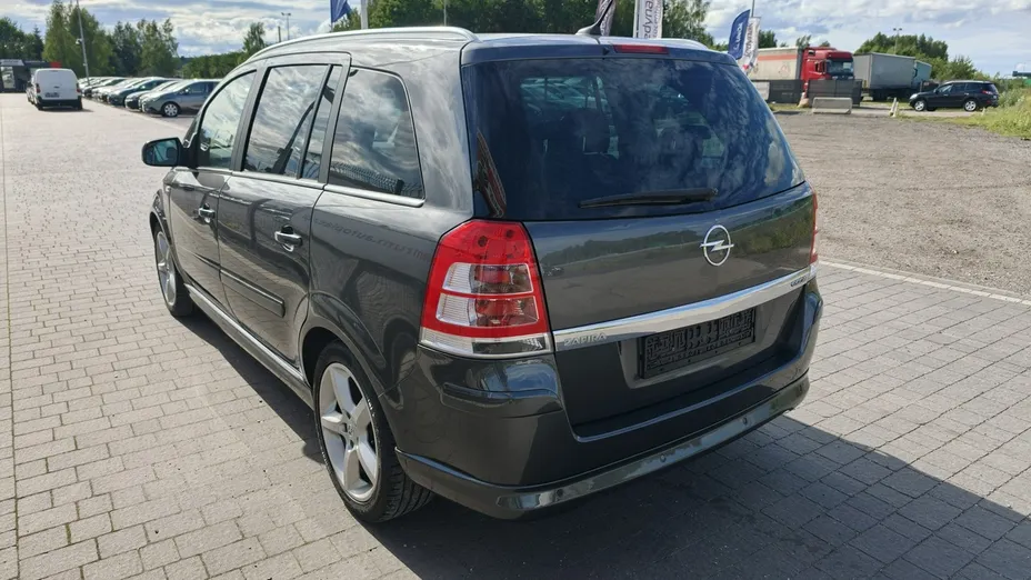 OPEL Zafira -