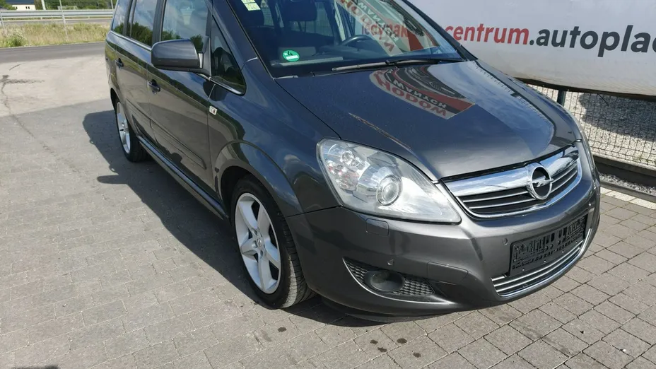 OPEL Zafira -