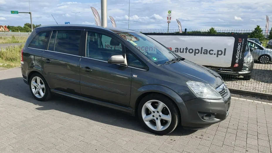 OPEL Zafira -