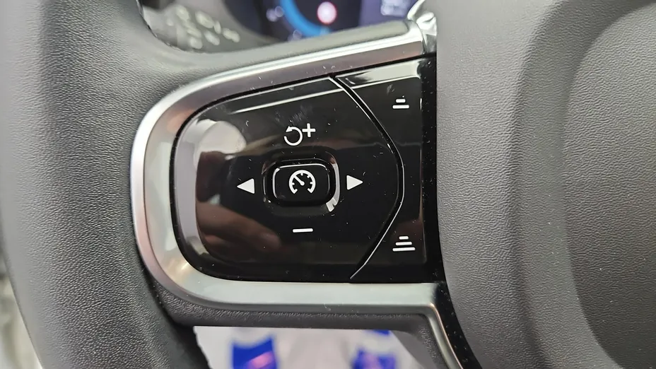 VOLVO XC60 -