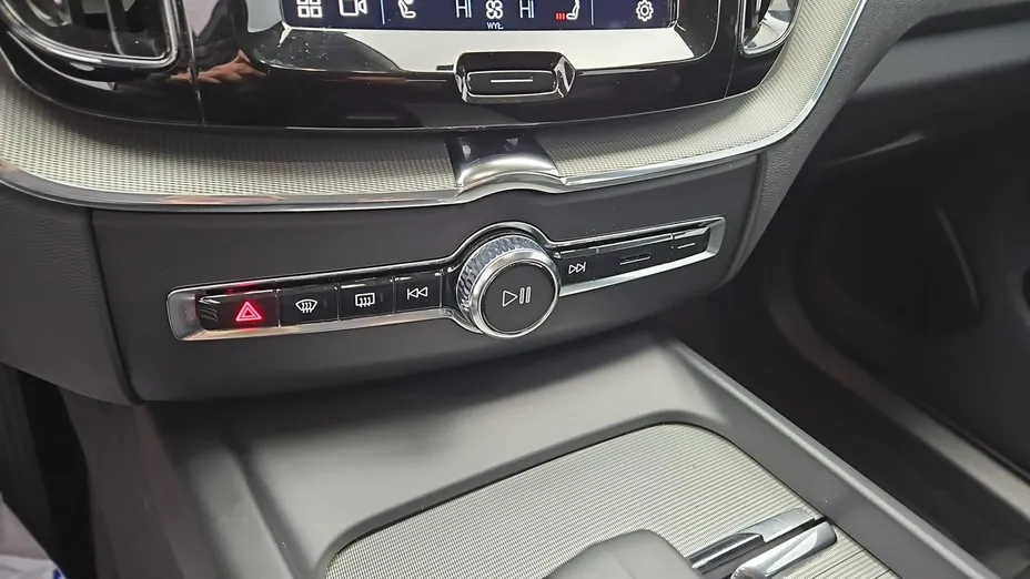 VOLVO XC60 -
