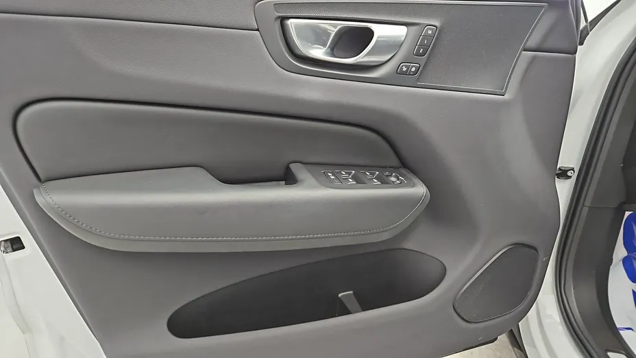 VOLVO XC60 -