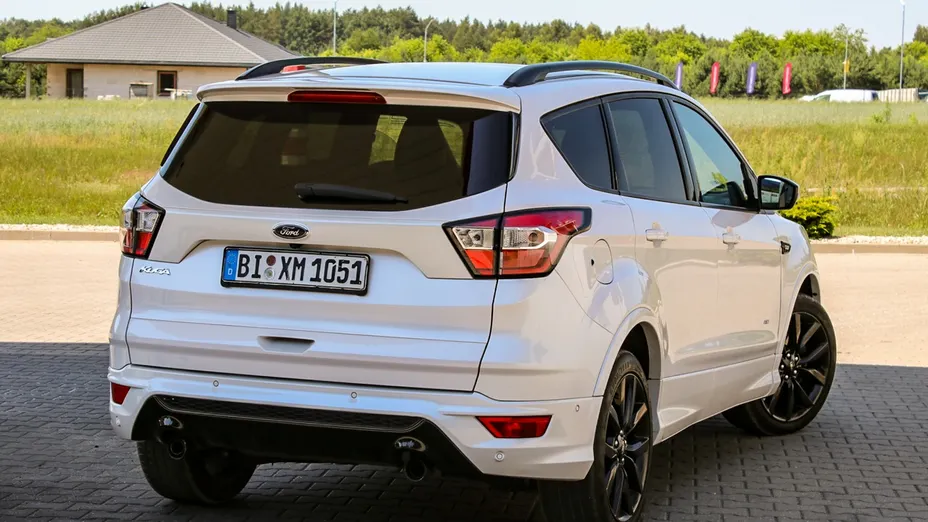 FORD Kuga -