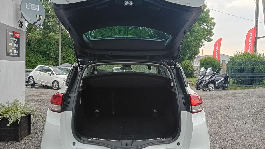 RENAULT Scenic -