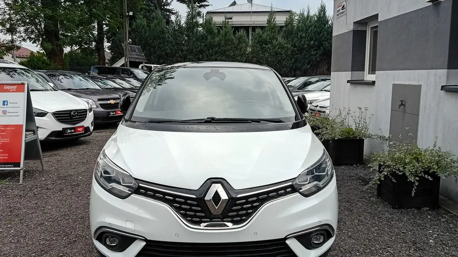 RENAULT Scenic -
