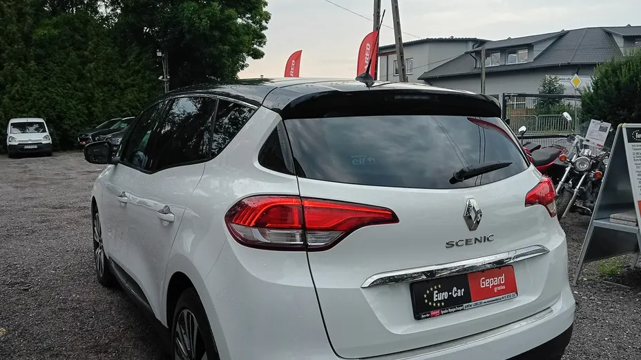 RENAULT Scenic -