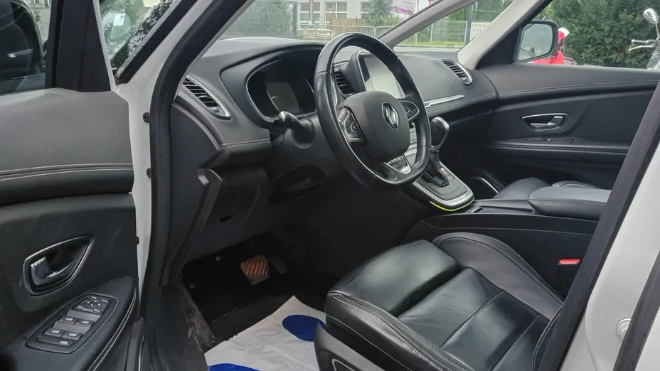 RENAULT Scenic -