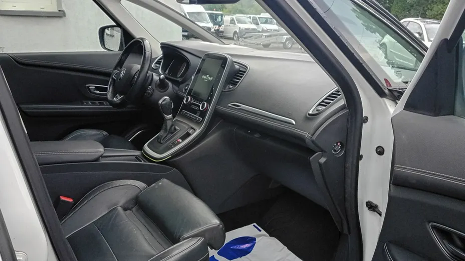 RENAULT Scenic -