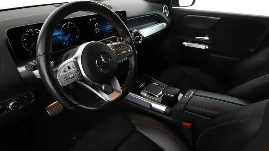 MERCEDES-BENZ GLB -