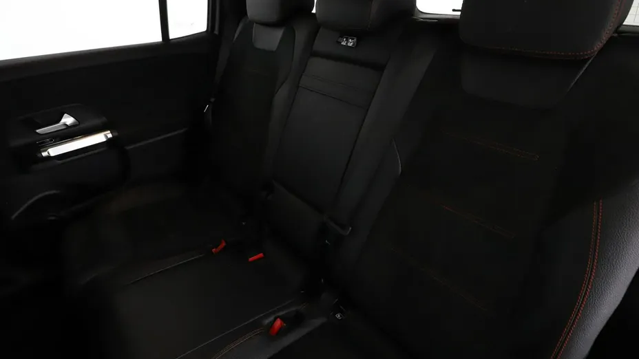 MERCEDES-BENZ GLB -