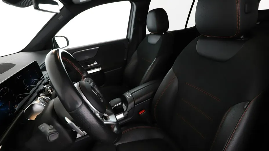 MERCEDES-BENZ GLB -