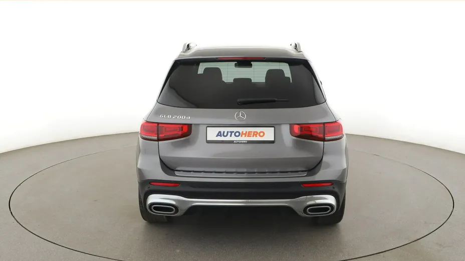 MERCEDES-BENZ GLB -