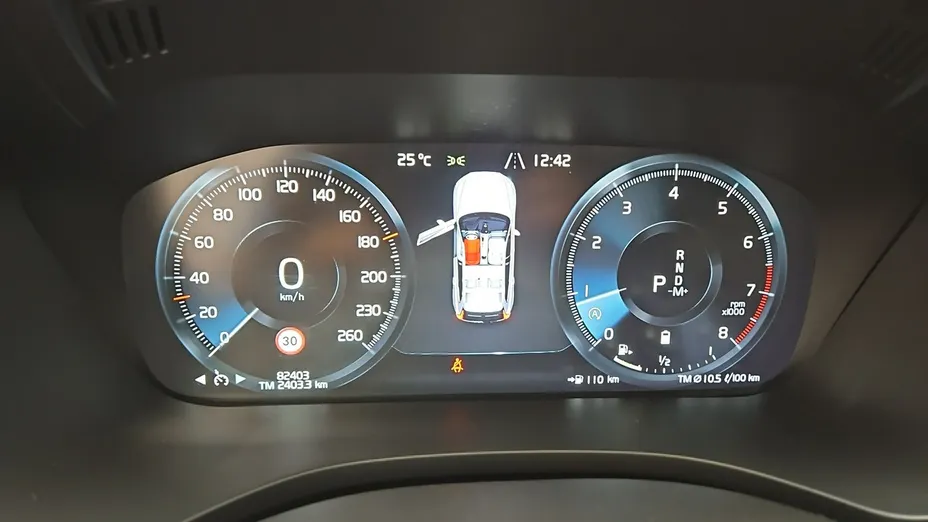 VOLVO XC60 -