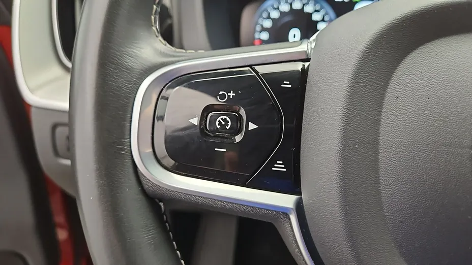VOLVO XC60 -