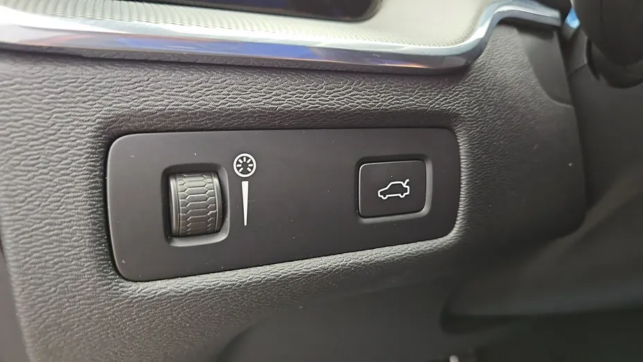 VOLVO XC60 -