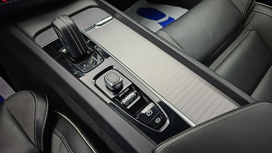 VOLVO XC60 -