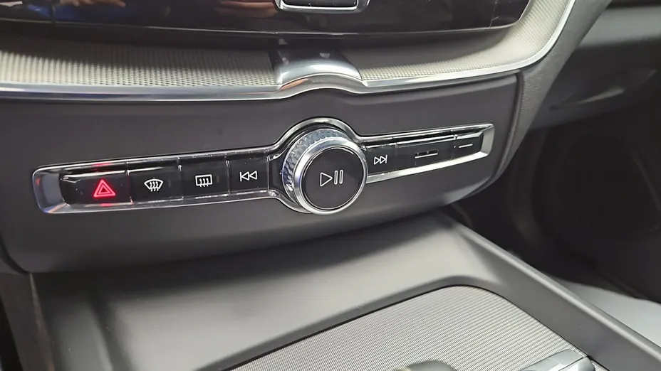 VOLVO XC60 -