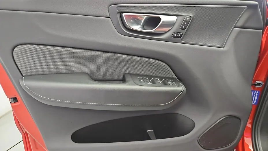 VOLVO XC60 -