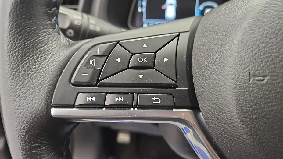 NISSAN Leaf -