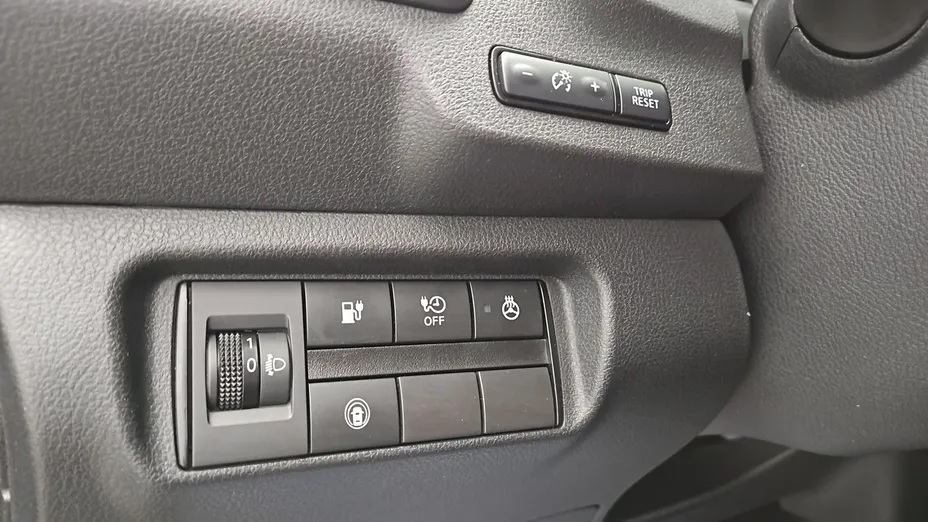 NISSAN Leaf -