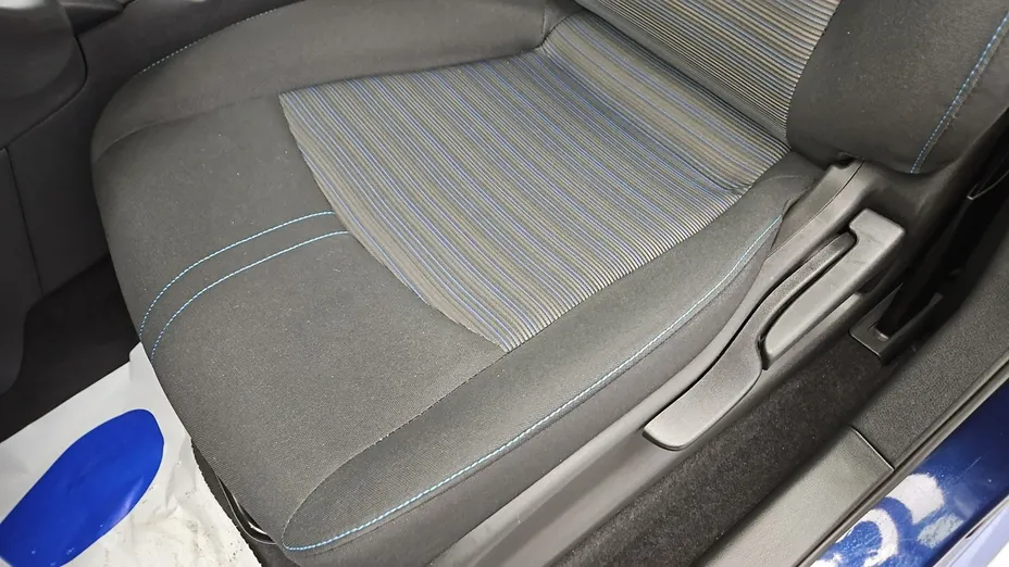 NISSAN Leaf -