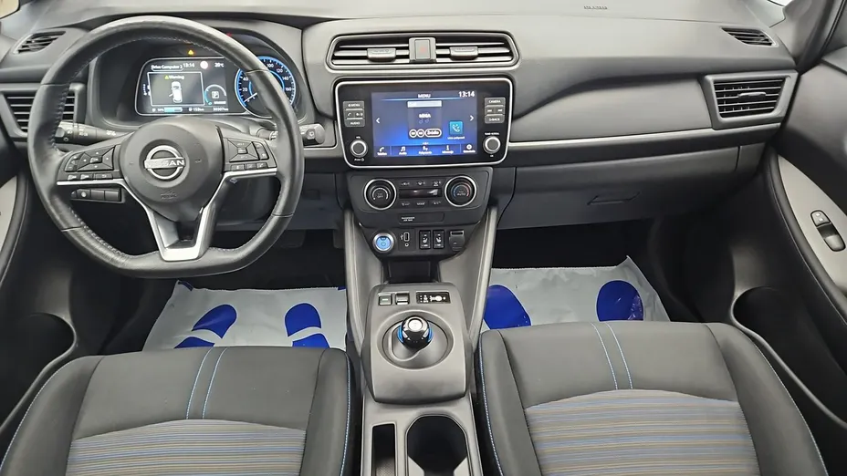 NISSAN Leaf -