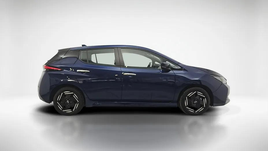 NISSAN Leaf -
