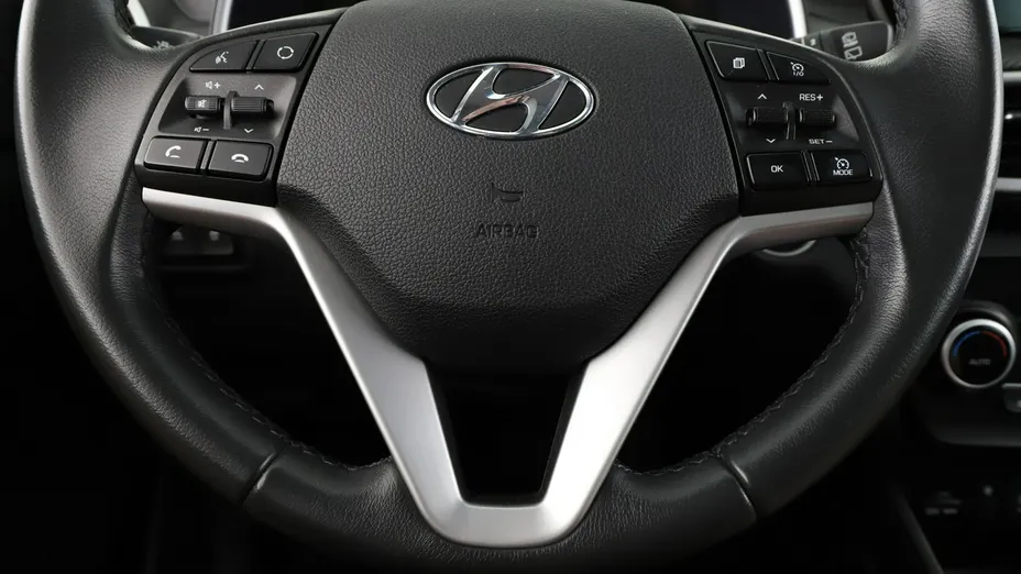 HYUNDAI Tucson -