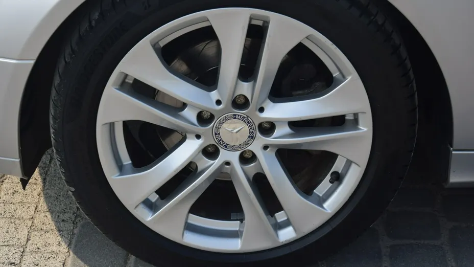 MERCEDES-BENZ C Klasa -