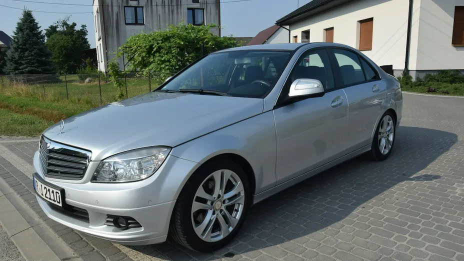 MERCEDES-BENZ C Klasa -