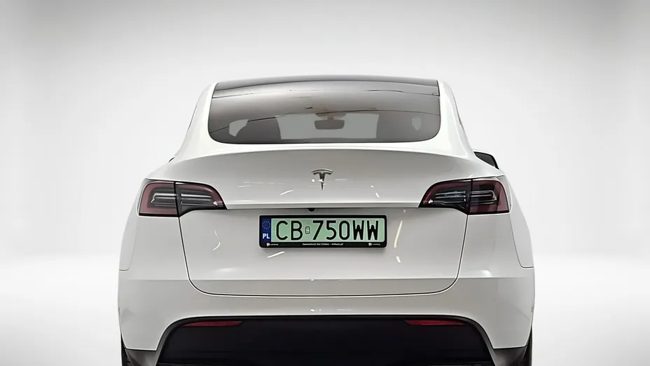 TESLA Model Y -