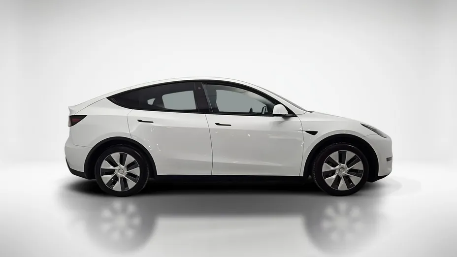 TESLA Model Y -