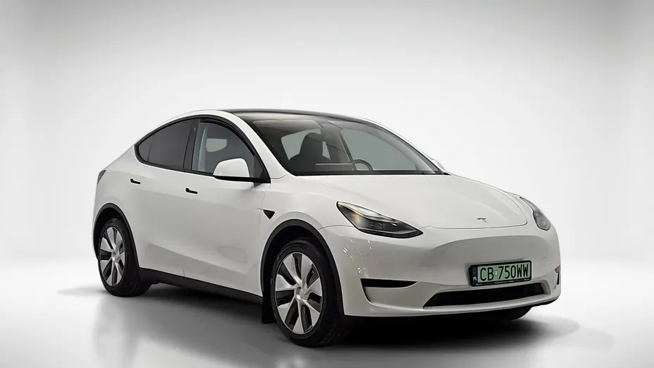 TESLA Model Y -