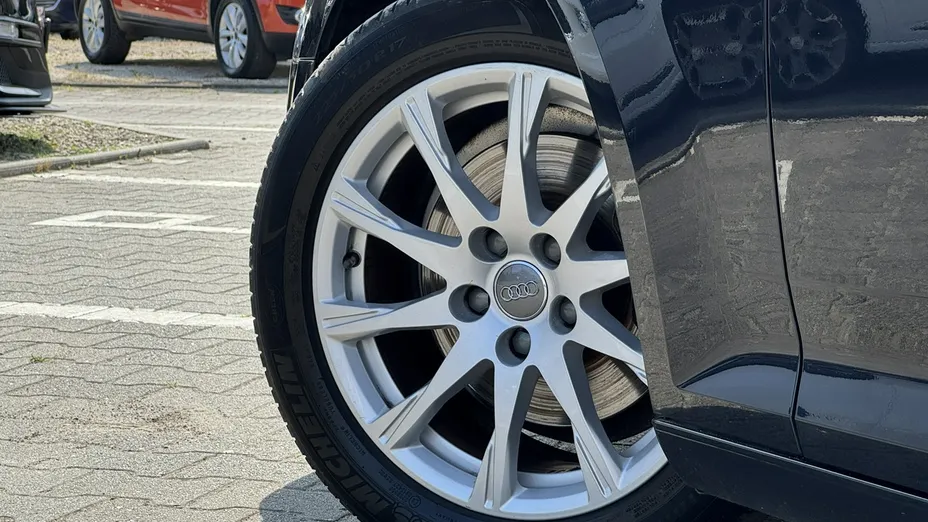 AUDI A4 -