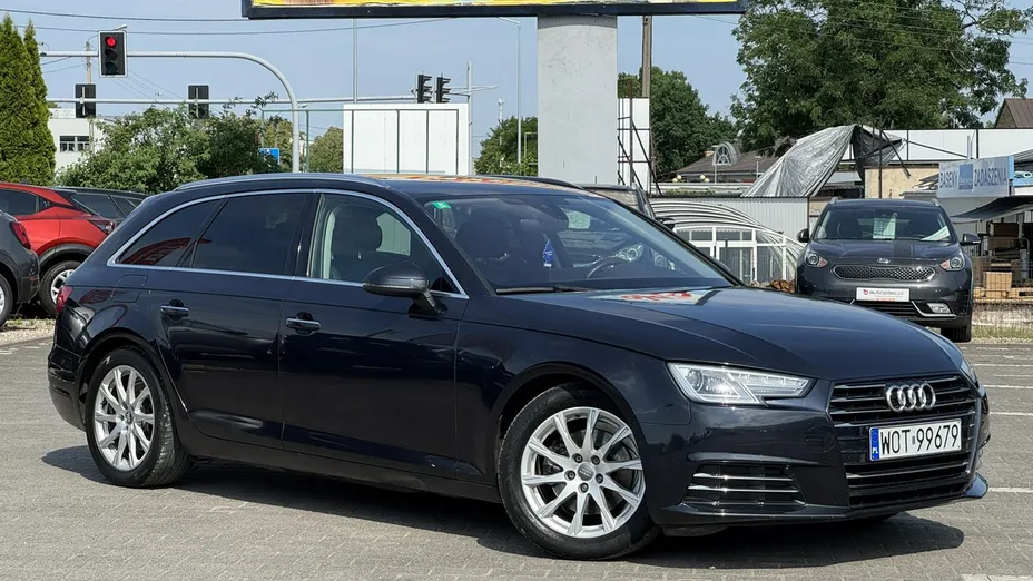 AUDI A4 -