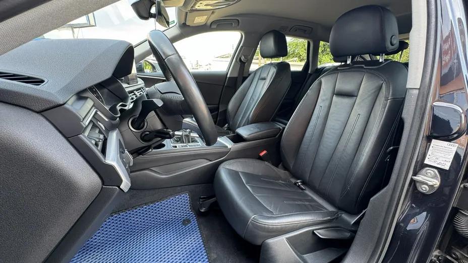 AUDI A4 -
