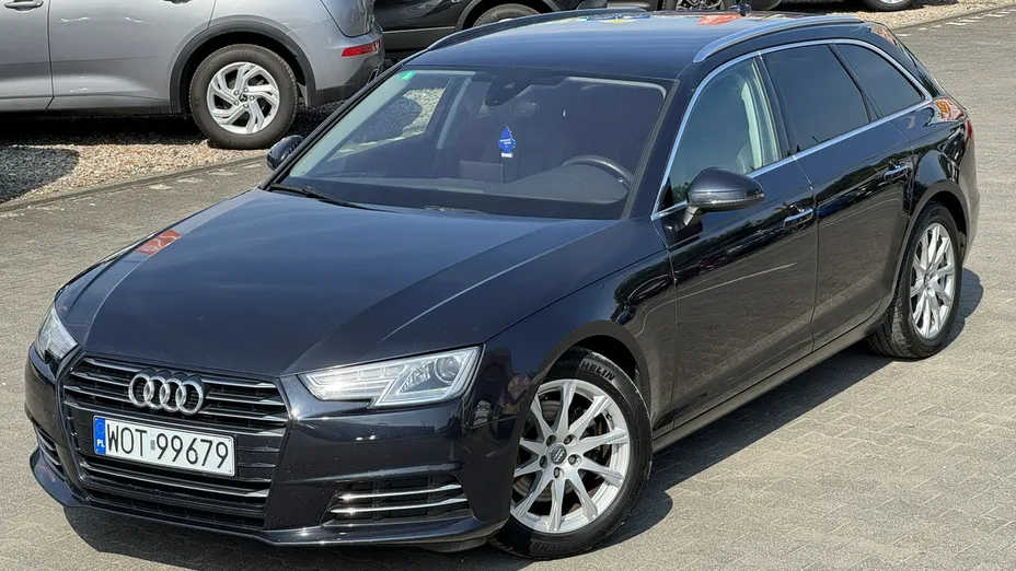 AUDI A4 -