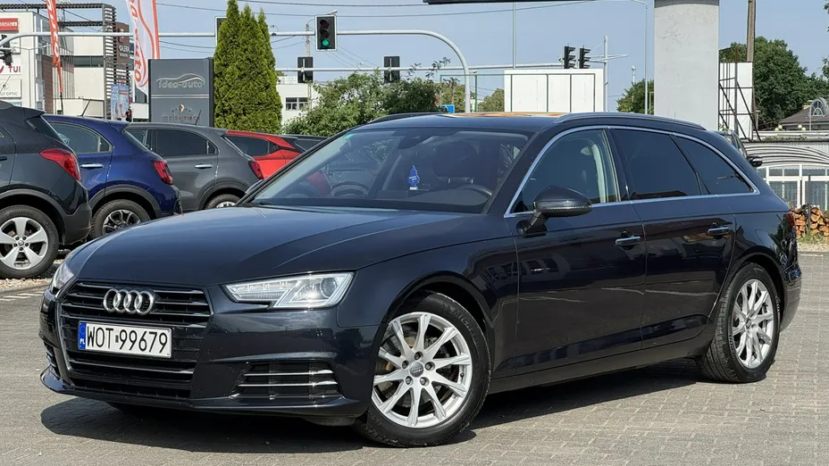 AUDI A4 -