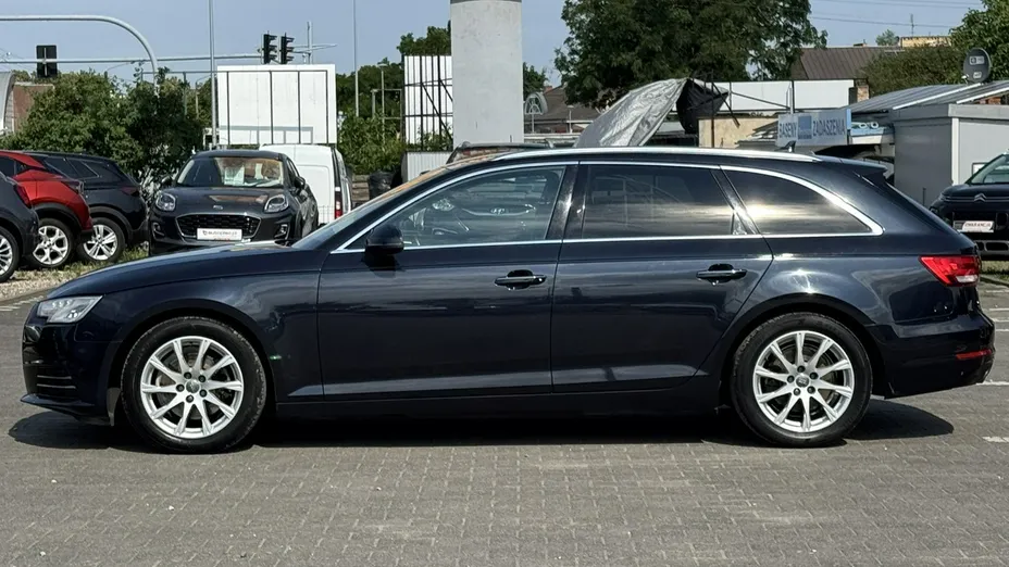 AUDI A4 -