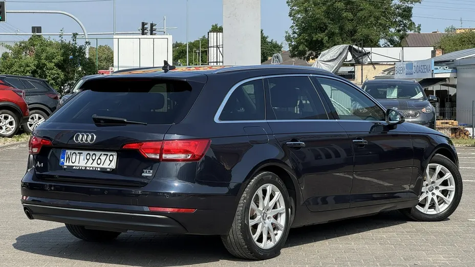 AUDI A4 -
