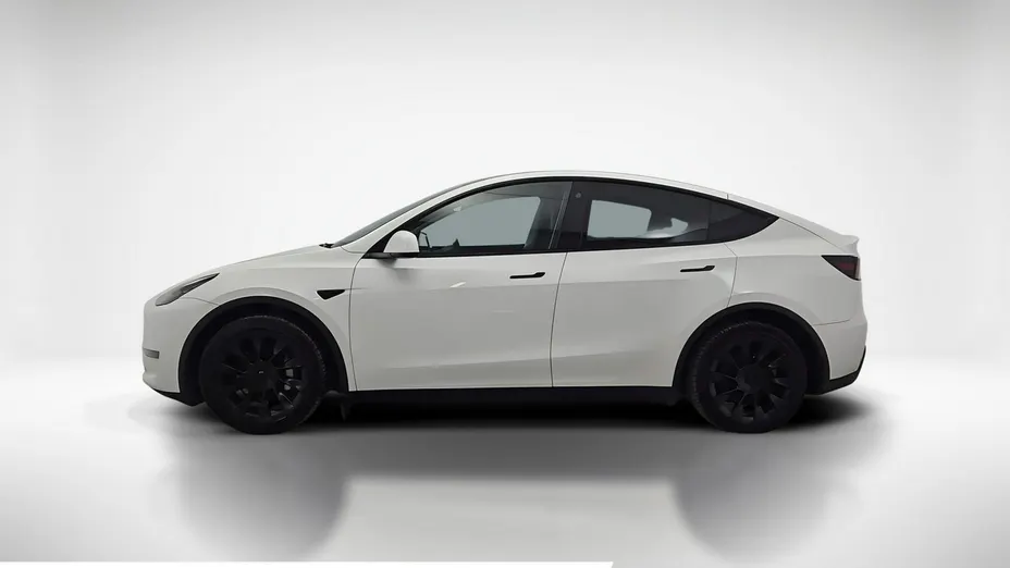 TESLA Model Y -