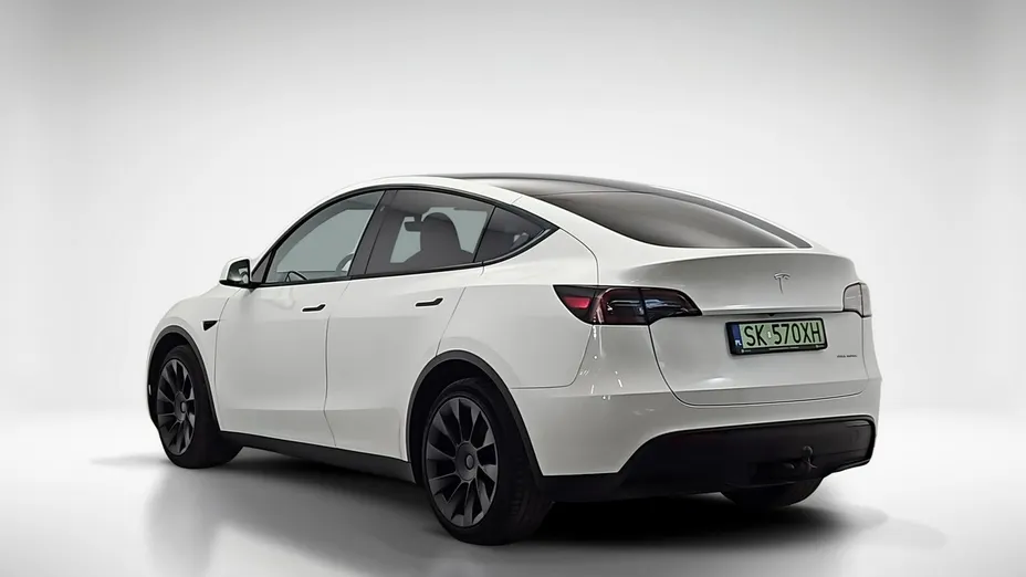 TESLA Model Y -