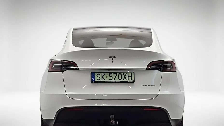 TESLA Model Y -