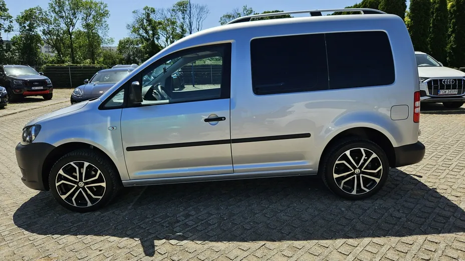 VOLKSWAGEN Caddy -