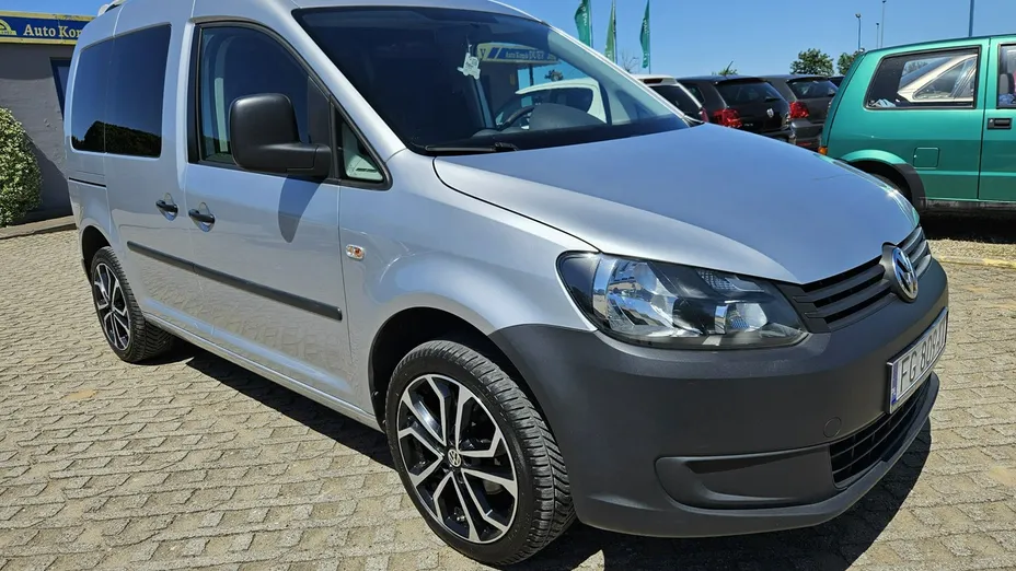 VOLKSWAGEN Caddy -