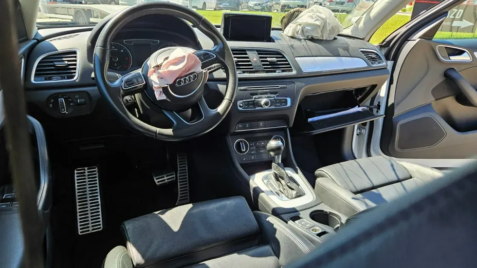 AUDI Q3 -