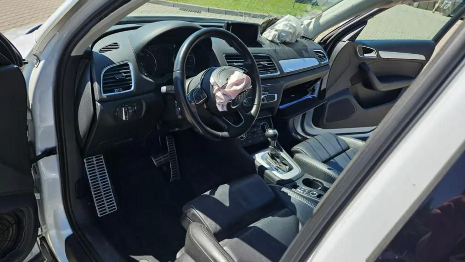AUDI Q3 -